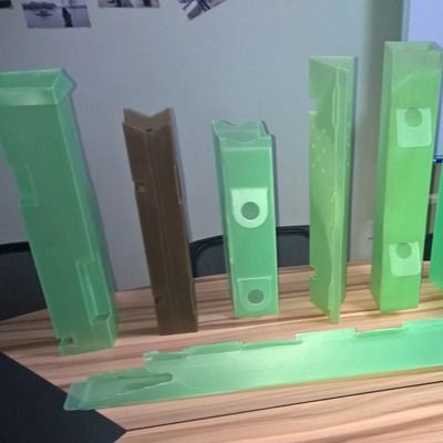 Dayanıklı fide koruma tüpleri arayan bahçıvanlar, peyzaj mimarları ve fidanlıklar için uygun Corflute Ağaç Koruyucu