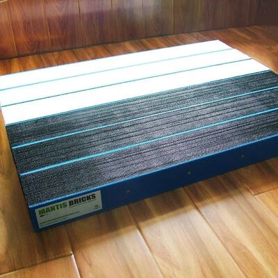 Waterjet Cutting Brick, kesim doğruluğunu ve verimliliğini artırmak için istikrarlı, dayanıklı ve güvenilir bir kesim destek yüzeyi sağlayarak su jeti kesim uygulamaları için özel olarak tasarlanmıştır.