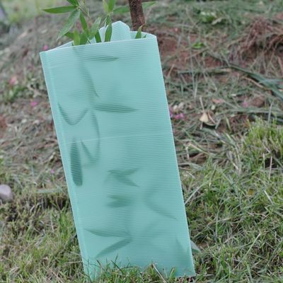 2mm Corflute Oluklu Ağaç Muhafızları Üçgen Plastik Ağaç Gövde Koruyucuları