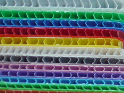 Antistatik Renkli Koroplast Levhalar 4mm Oluklu Plastik Levhalar Suya Dayanıklı