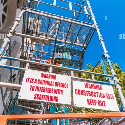 Corflute tabelalar oluklu polipropilenden yapılmış hafif, dayanıklı ve hava koşullarına dayanıklı tabelalardır.